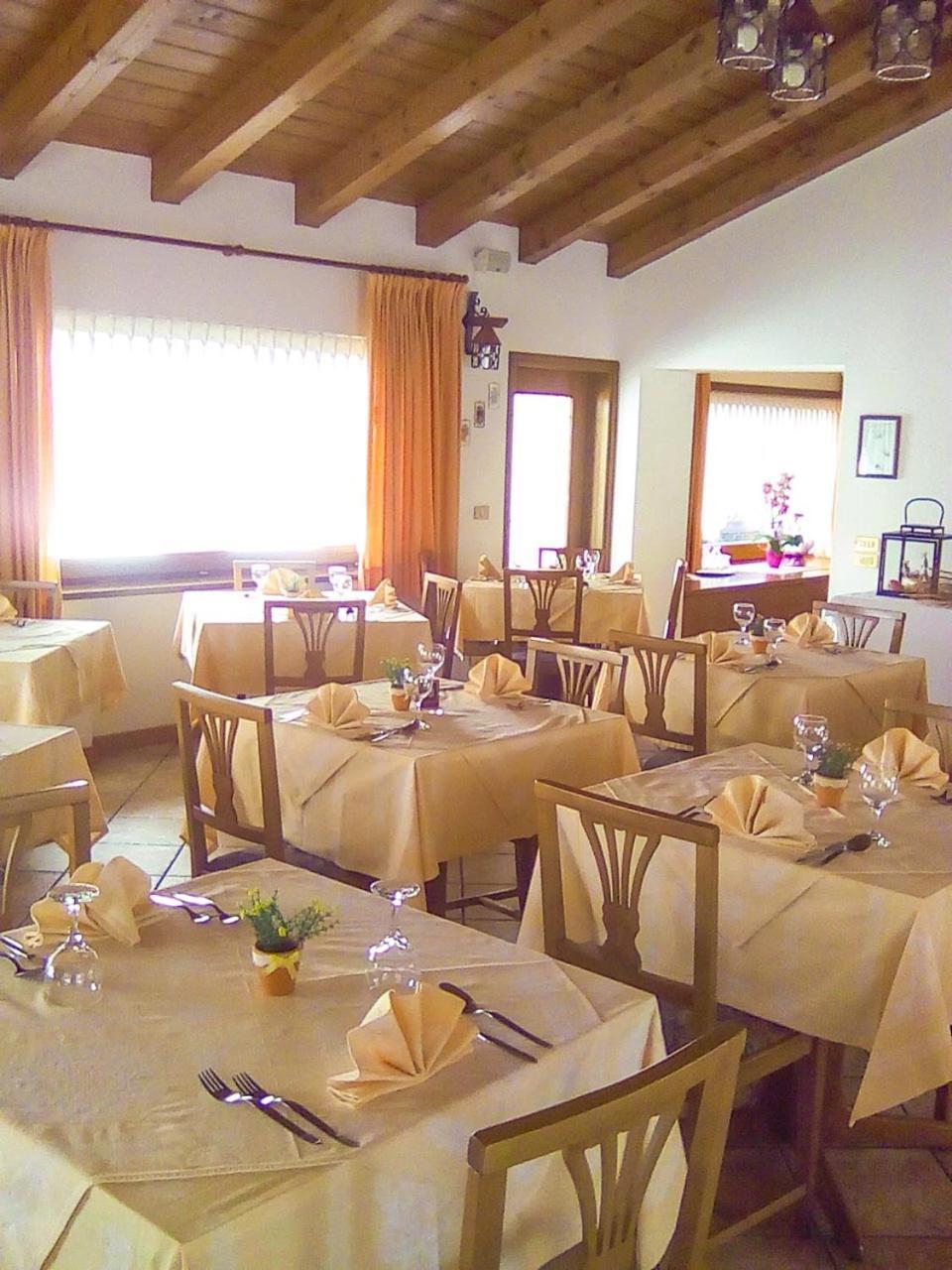 Albergo Larese Auronzo di Cadore Exterior photo