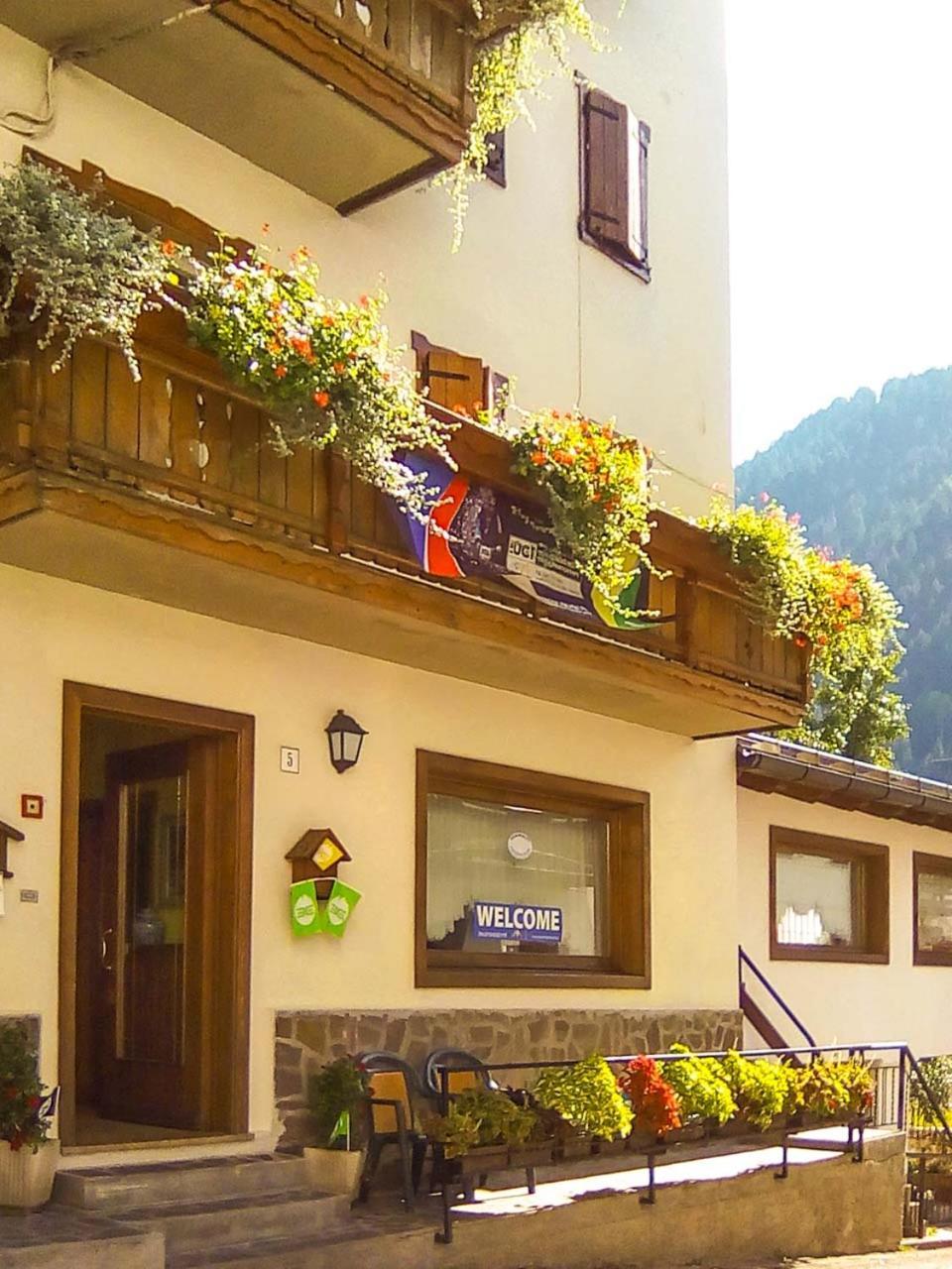 Albergo Larese Auronzo di Cadore Exterior photo